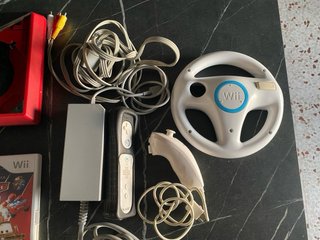 Nintendo Wii Mini con accessori e gioco