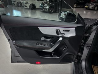 Mercedes-Benz Clase CLA AMG NIGHT