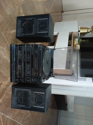 Equipo Sanyo Tocadiscos y Cassette DCX W7