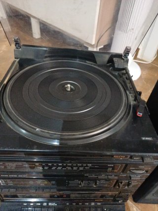 Equipo Sanyo Tocadiscos y Cassette DCX W7