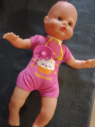 Muñeca Nenuco con chupete