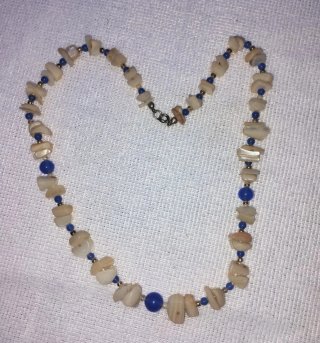 Collana madreperla e agata blu.