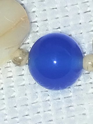 Collana madreperla e agata blu.