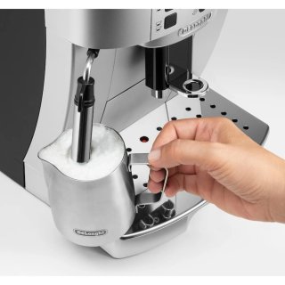 Cafetera DeLonghi Magnifica S Plata