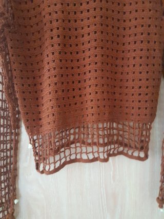Jersey manga larga crochet marrón