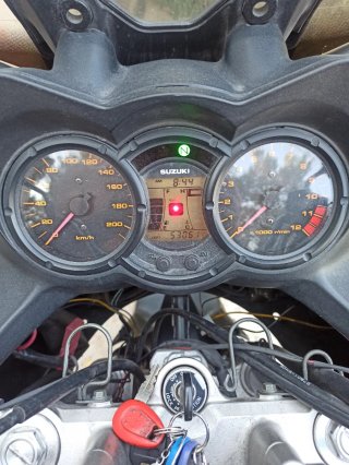 Suzuki Vstrom 650 DL Negra