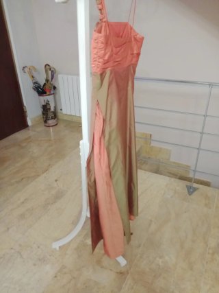 Vestido fiesta verde y naranja con fular
