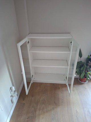 Vitrina IKEA Blanca y Cristal