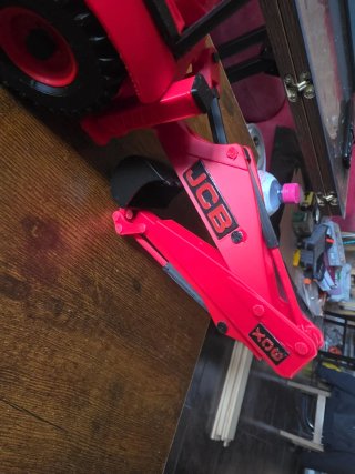 Retroexcavadora JCB 3CX Roja, te la imprimo en 3d?