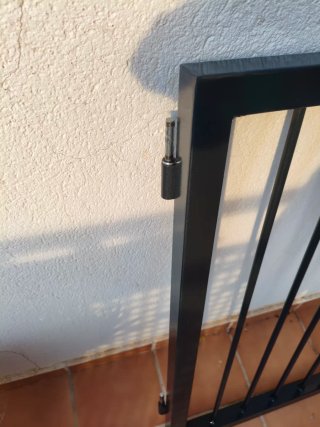 Puerta reja metálica de seguridad