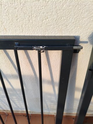 Puerta reja metálica de seguridad