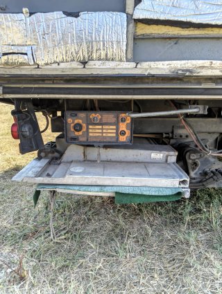 Plataforma Elevadora DHOLLANDIA para camion 3500kg