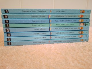 LOTE DE 8 LIBROS DE PABLO DIABLO (azules)
