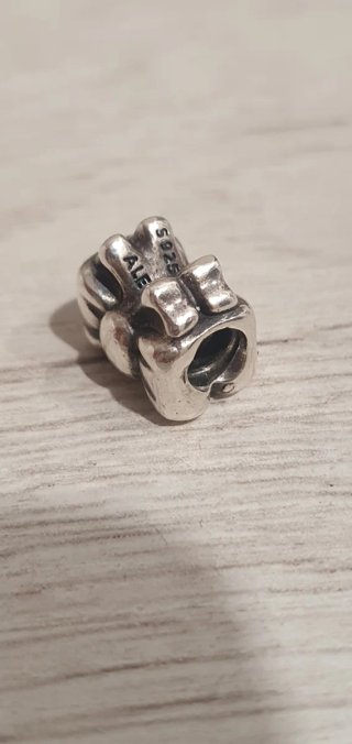 Charm Pandora Lazo Plata