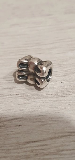 Charm Pandora Lazo Plata