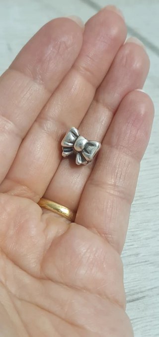 Charm Pandora Lazo Plata