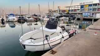 Beneteau Flyer 6.6 Sundeck - 84h motor