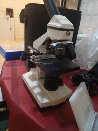 Microscopio Bresser Biolux Digital