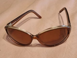 Gafas de sol vintage negras y marrones