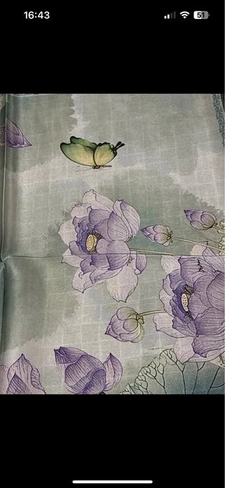 Foulard seta con fiori e farfalla