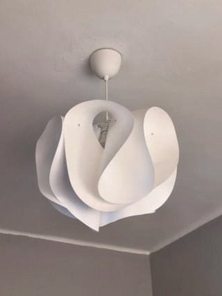 Lámpara colgante de papel blanca