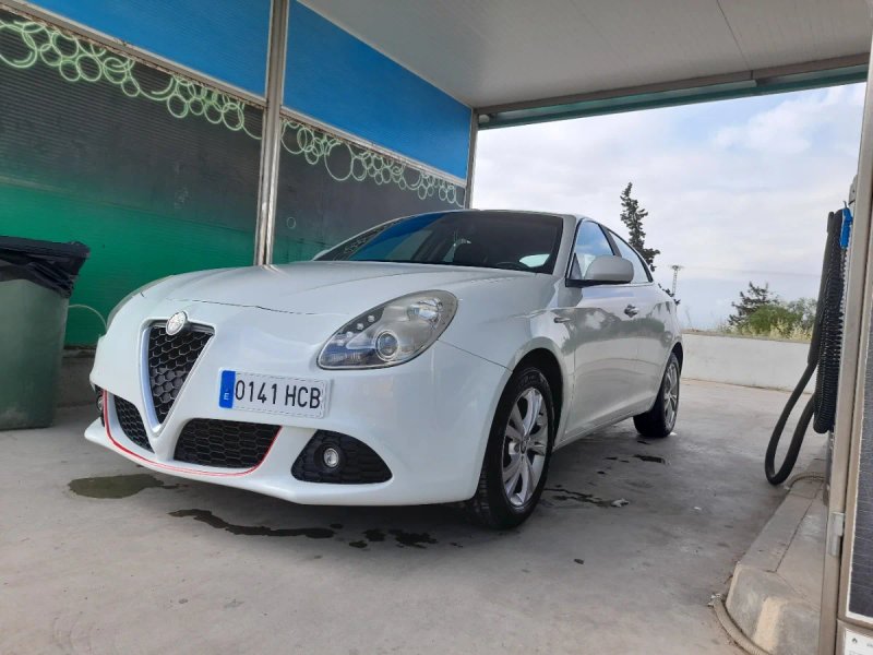 Alfa Romeo Giulietta 2010 - foto 1