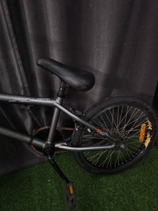 Bicicleta BMX Gris y Naranja