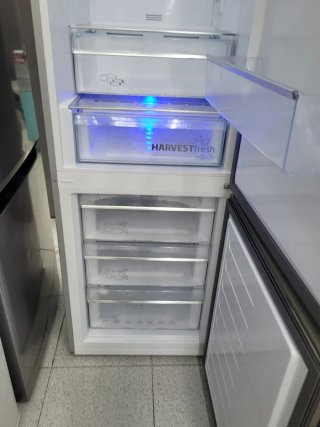 ☆NEVERA MARCA GRUNDIG COMBI NOFROST☆