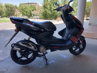 Yamaha Aerox 50  Negra en perfectisimo estado