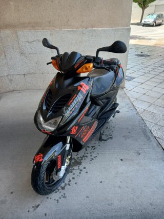 Yamaha Aerox 50  Negra en perfectisimo estado