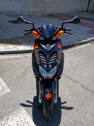 Yamaha Aerox 50  Negra en perfectisimo estado