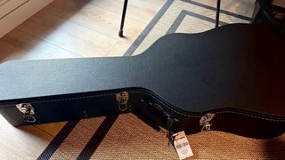 Guitarra acústica Fender CD-60S Negra con estuche.