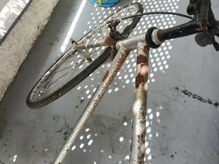 Bicicleta antigua para restaurar