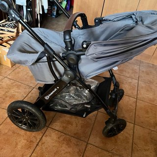 Carrito 2 en 1 Kinderkraft Moov gris