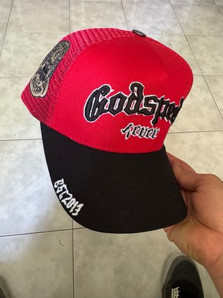 Gorra Godspeed Negra y Roja Una gorra 30 € Y 2x55€