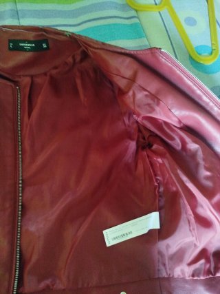 Cazadora de cuero sintetico roja