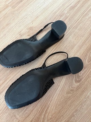 Zapatos Mango negros trenzados slingback