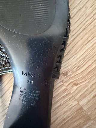 Zapatos Mango negros trenzados slingback