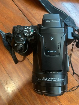 Nikon Coolpix P900 – Como nueva + extras (Lowepro)