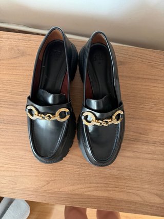 Mocasines Zara con cadena dorada T39