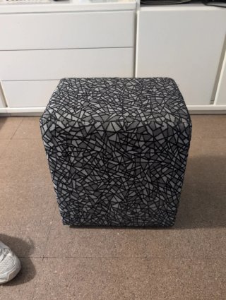 Sofá de tela gris