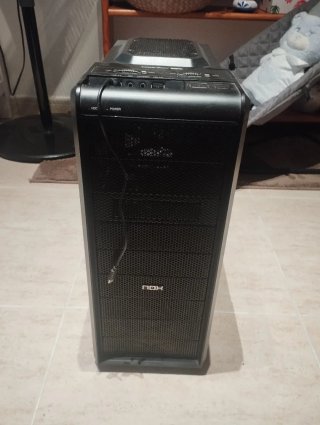 Torre Ordenador MSI Negra