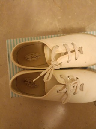 Zapatos de lona con cordones beige
