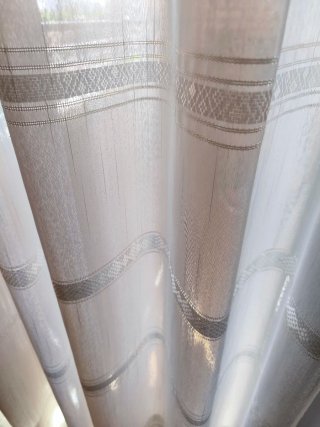 Cortinas confeccionadas y riel.