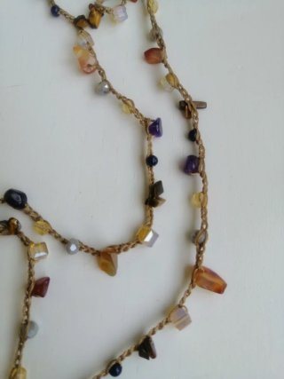 Collar de nacar y piedras naturales