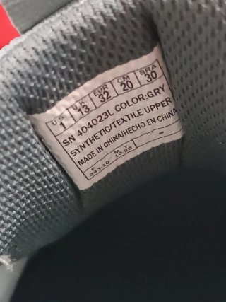 Skechers Talla 32 Gris