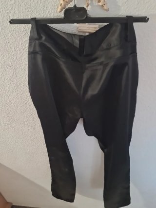 Pantalón CARLA KARLSSON raso negro talla única