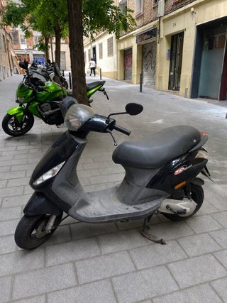 Piaggio Zip 49cc Scooter