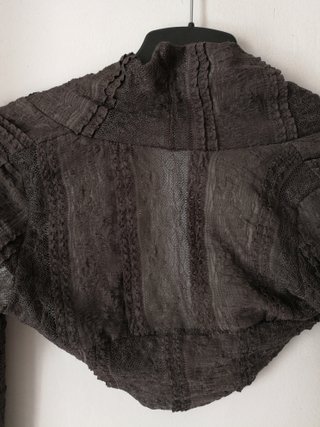 Bolero encaje gris pardo