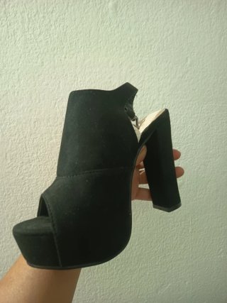 Sandalias de tacón negras